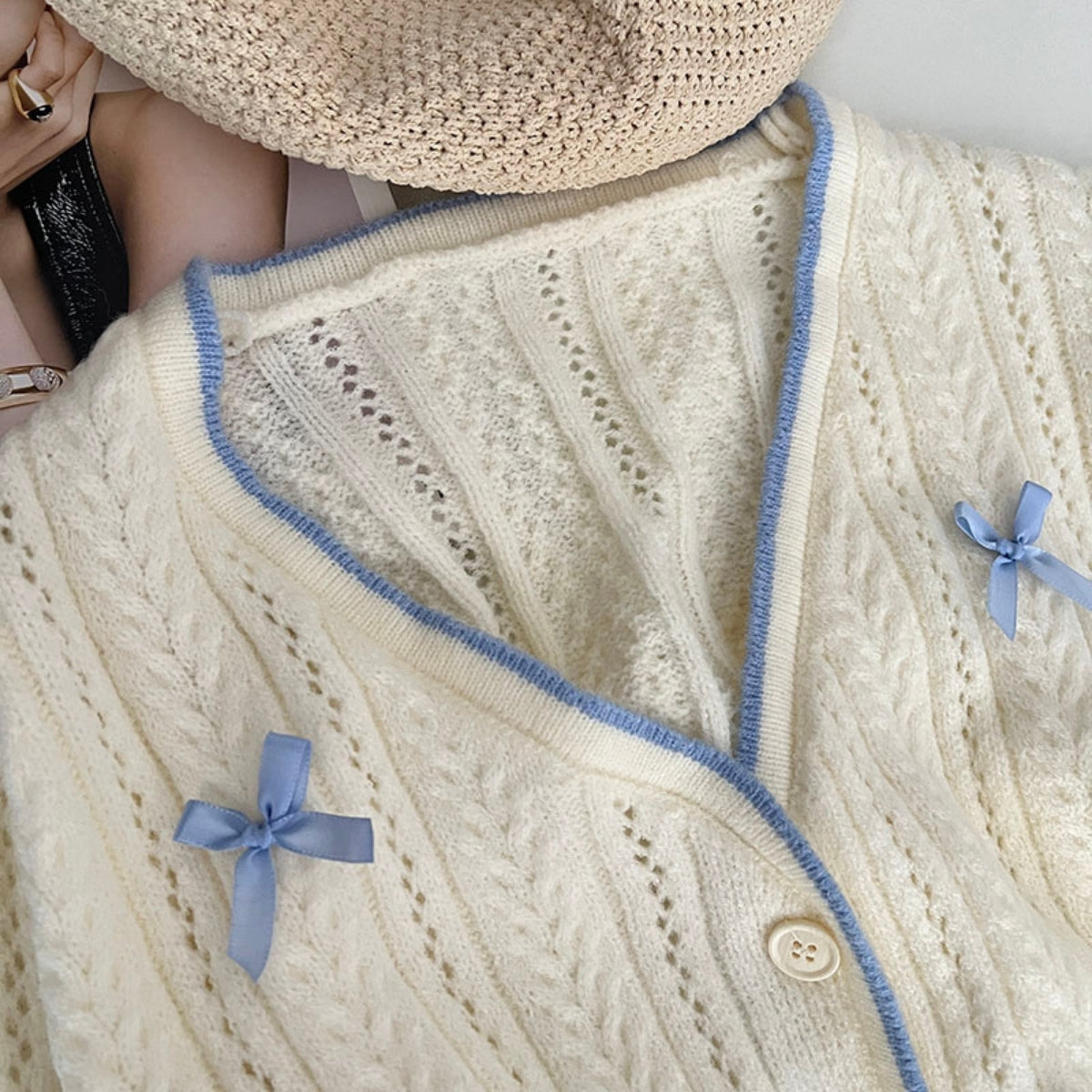 Contrasted Bow-Embellished Cable-Knit Cardigan - 018